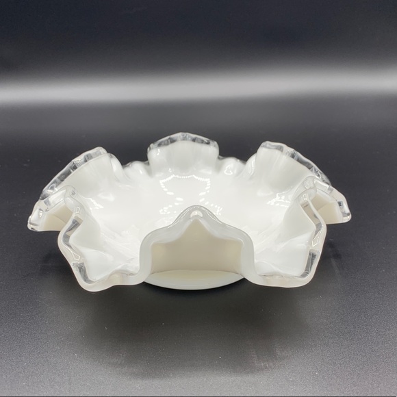 Vintage Fenton Silver Crest Ruffled Candy Dish. - Picture 3 of 7